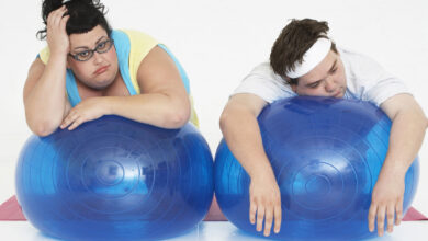 چاقی شکم و پهلو در زنان و مردان: ۱۰ غذایی که علت اصلی بزرگ شدن شکم در زنان و مردان می شود